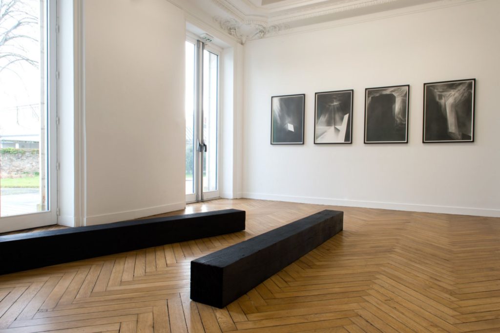 Angélique Lecaille, Vue des oeuvres d'Angélique Lecaille, exposition 'Ecoute dans le vent les buissons en sanglot' à la galerie en 2015. Photo : Marc Domage